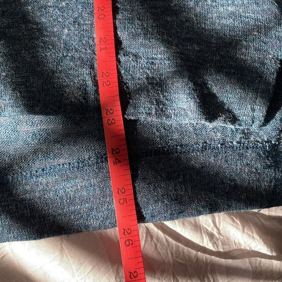 Old Navy Marled Teal Oversized Long Sleeve V-neck Top Size M - Picture 7 of 7